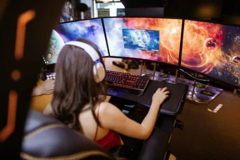 The Rise of Digital Entertainment Platforms and Global Gaming Communities